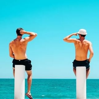 Bacili smo se u potragu za najpopularnijim muškim kupaćim kostimima za ljeto. Čak 25 modela donosimo ti na Tower Magazinu!

#towercenterrijeka #summerfashion #summerstyle #kupacikostimi #muskikupacikostimi