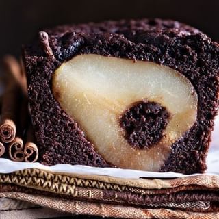 🍐 i 🍫 se vole! Zato isprobaj ovaj čokoladni kolač s kruškom koji će te oduševiti svojim mirisom i okusom! Svi potrebni sastojci čekaju te u Intersparu, a recept na Tower Magazinu.

#towercenterrijeka #recept #desert #kolač #kruske #cokolada #sparhr